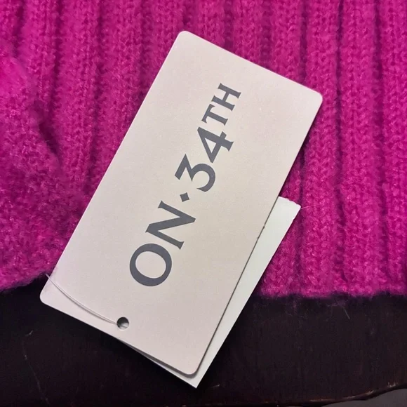 On 34th (Macys)Hot Pink Scarf - Picture 2 of 6